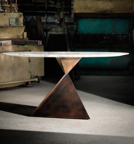 Decorex twisted metal table